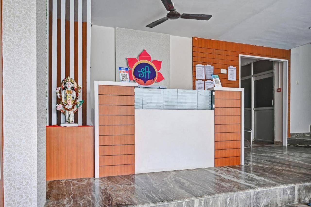 Oyo 7498 Hotel Aparajita Varanasi Dış mekan fotoğraf