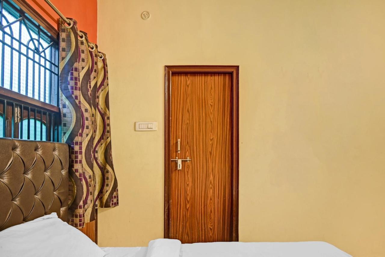 Oyo 7498 Hotel Aparajita Varanasi Dış mekan fotoğraf