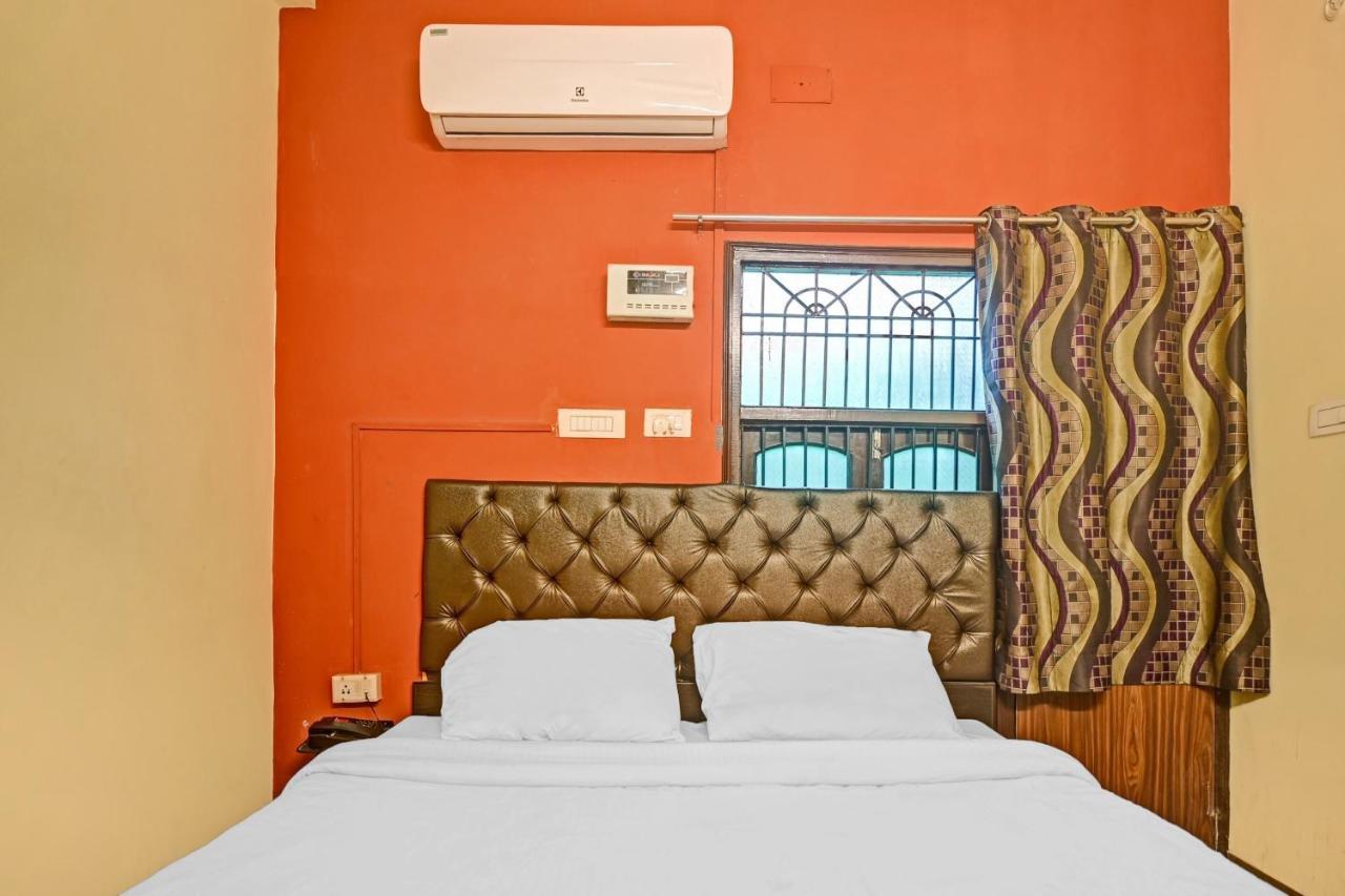 Oyo 7498 Hotel Aparajita Varanasi Dış mekan fotoğraf