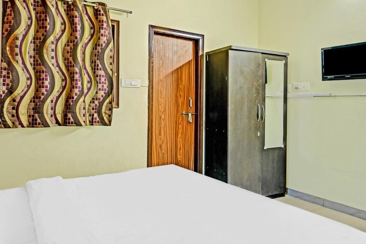 Oyo 7498 Hotel Aparajita Varanasi Dış mekan fotoğraf