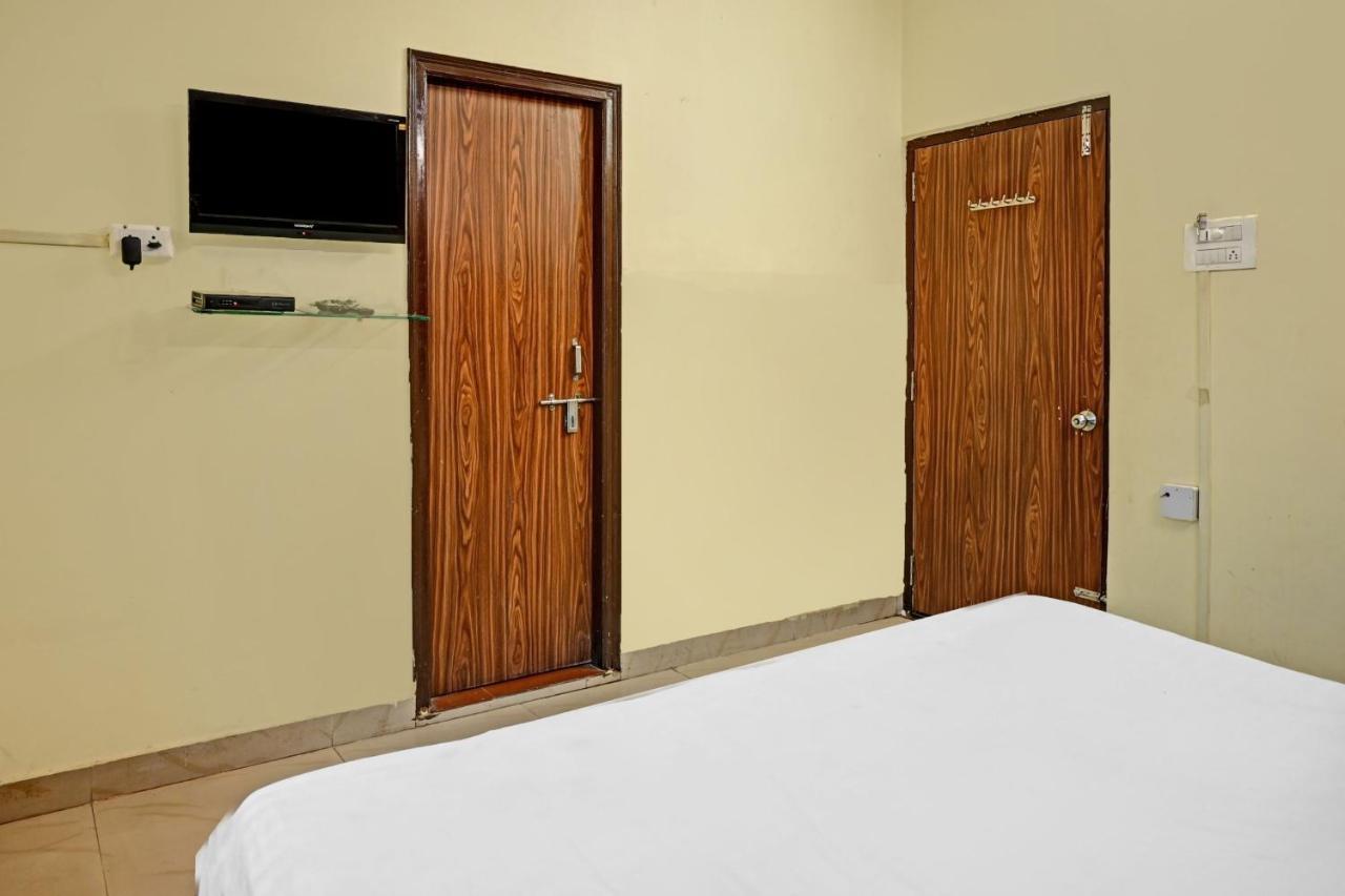 Oyo 7498 Hotel Aparajita Varanasi Dış mekan fotoğraf