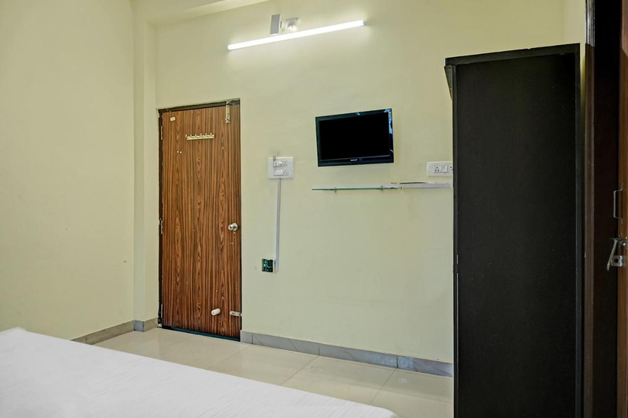 Oyo 7498 Hotel Aparajita Varanasi Dış mekan fotoğraf